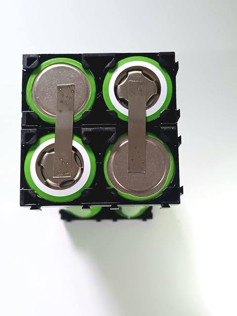 32140 Cell Holder – LiFePO4 32140 Battery Cell Spacer / Bracket for DIY Battery Pack SmartEshop.Pk